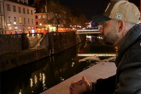 CEO STUDIO JE ZBOG NJEGA PLAKAO Najemotivniji momenat u "Zvezdama Granda": Takmičaru umrli i otac i majka, Ceca se potpuno slomila