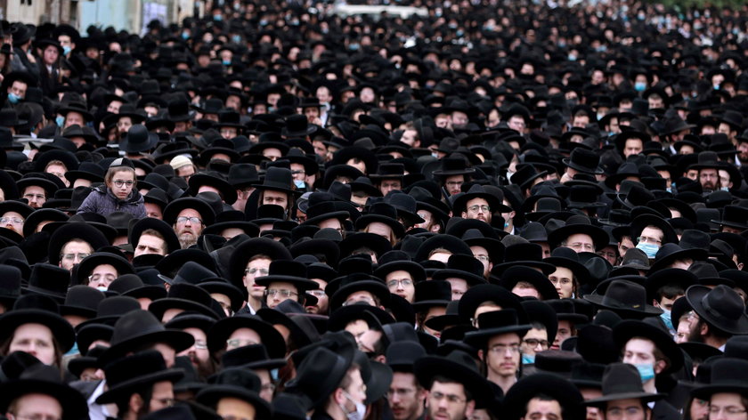 Ponad 10 tyś. osób wzięło udział w pogrzebie rabina Meszulama Dowida Sołowiejczyka.