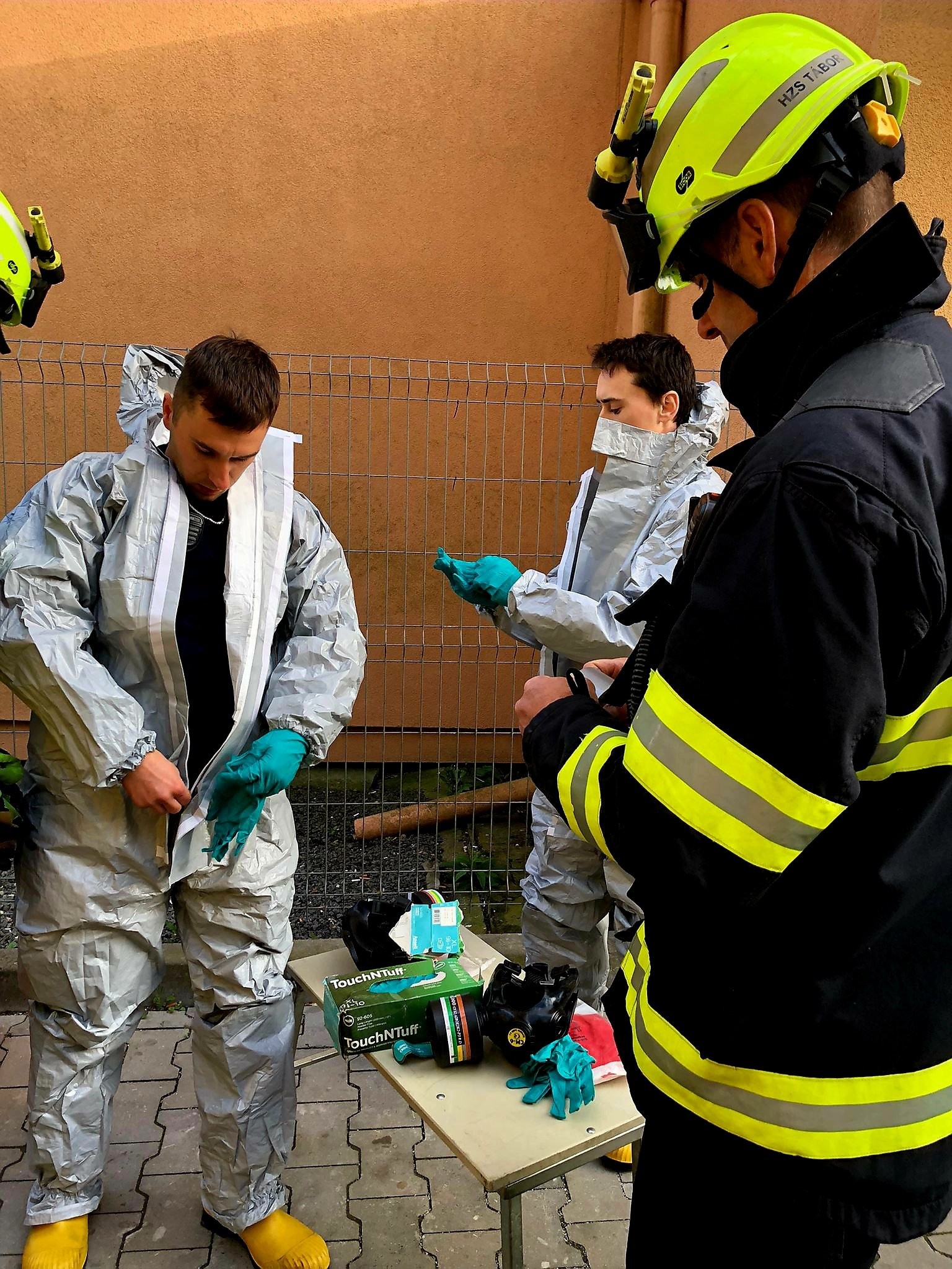 Hasiči vypomáhali pri prevoze pacienta s podozrením na Marburgskú horúčku alebo nákazu vírusom Eboly.