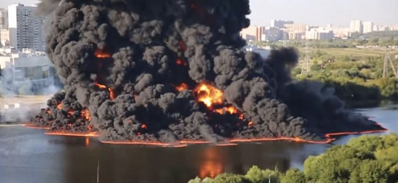 Wybuch ropociągu w Moskwie. Płomienie i dym widoczne na 15 km. WIDEO