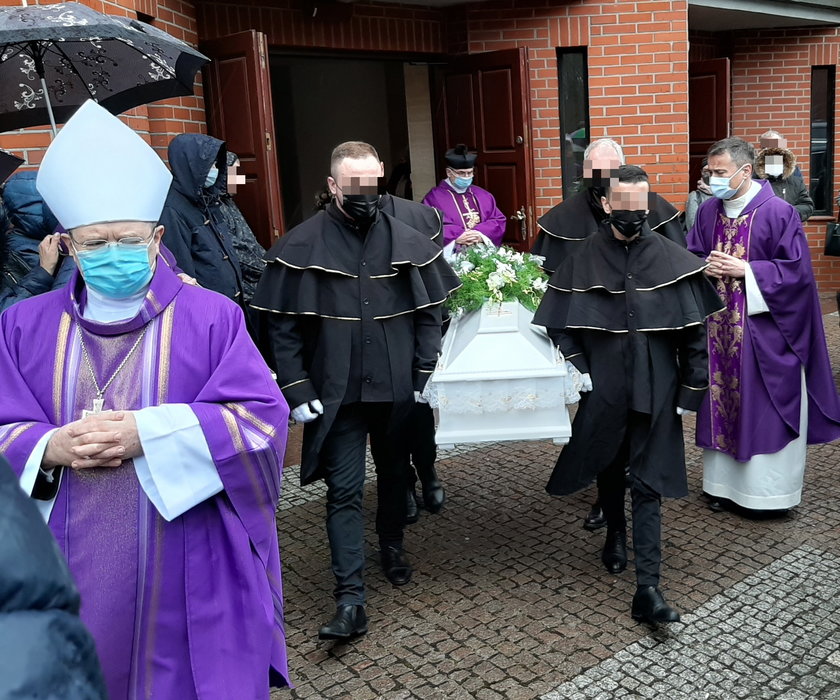 Pogrzeb czteroosobowej rodziny, która zginęła w wypadku w Dziwnowie