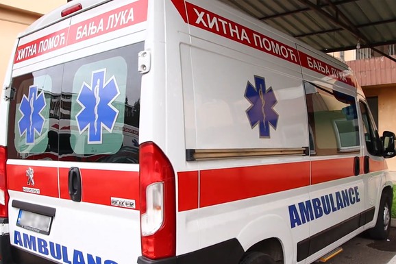(VIDEO) TRAGEDIJA U BIHAĆU Vozač poginuo nakon sletanja u Unu