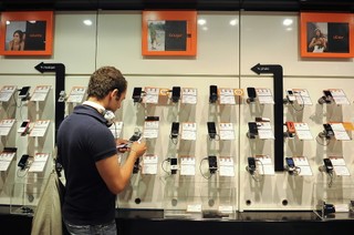 Cięcia i pakiety mają postawić Orange Polska na nogi