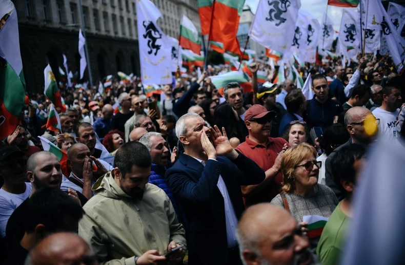 Lider Preporoda Kostadin Kostadinov tokom protesta protiv usvajanja evra u Sofiji 31. maja