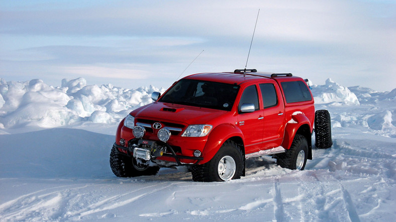 Używana Toyota Hilux: ciężarówka 4x4