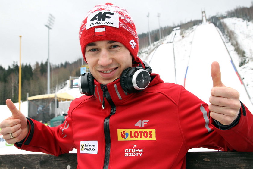 Kamil Stoch na skoczni narciarskiej w Harrachovie