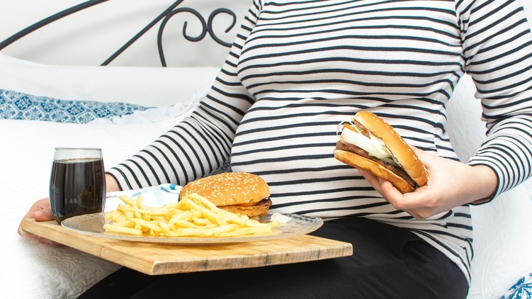 elhízás terhesség várandósság alatt BMI kutatás