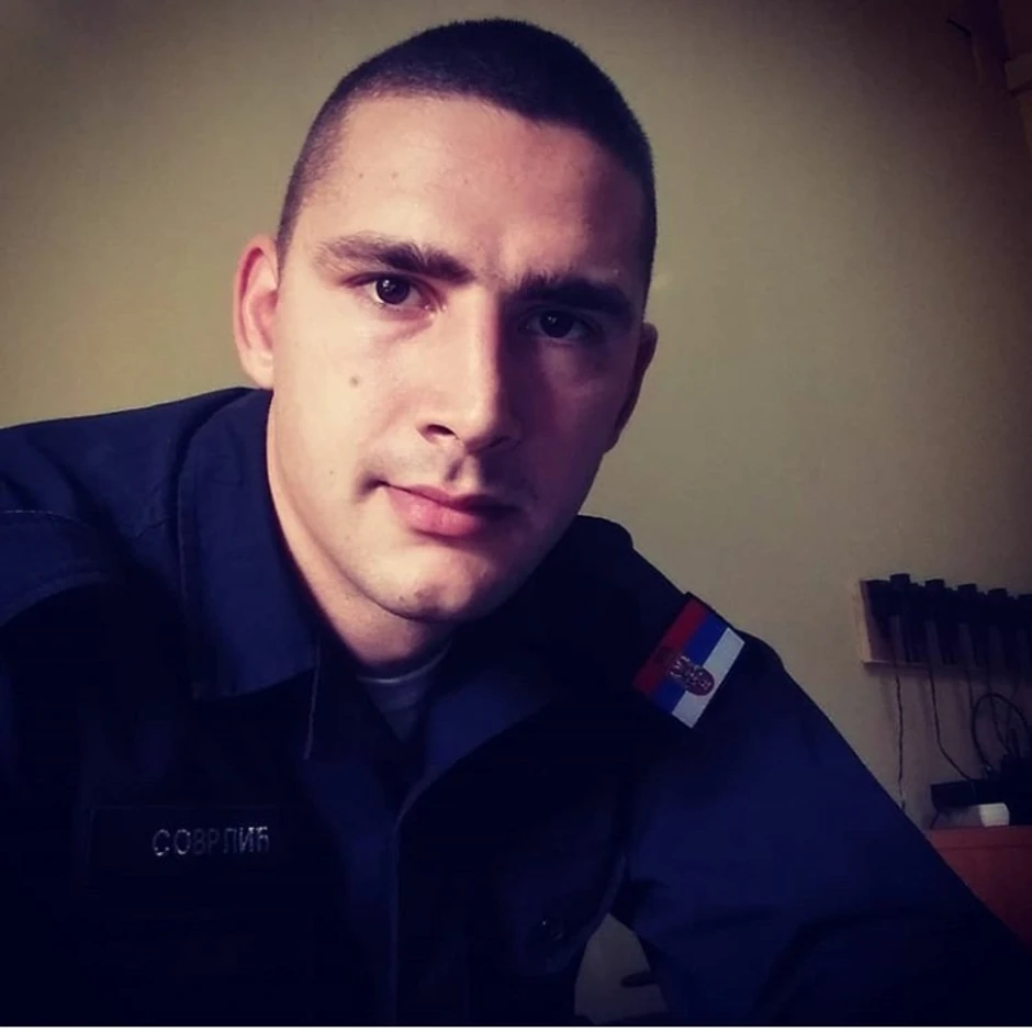 Policajac koji je rizikovao život da bi pomogao psu 