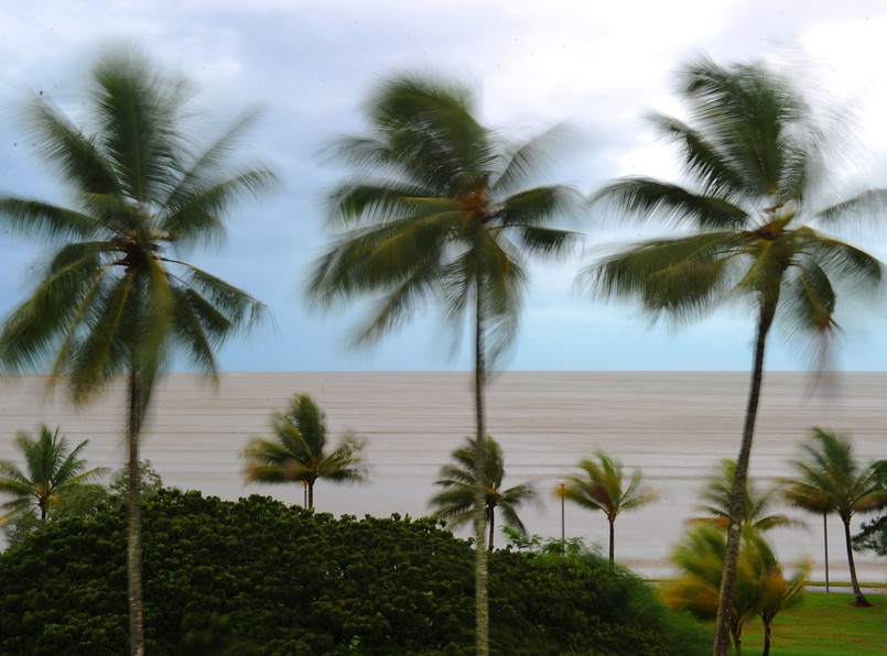 Cyklon nadciąga do raju