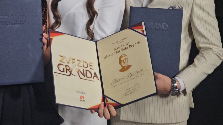 Plakete sa likom Saše Popovića