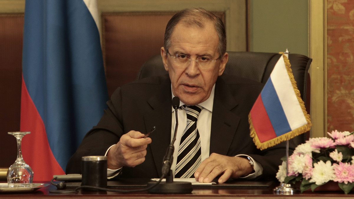 Rosja zaprasza opozycję syryjską na rozmowy do Moskwy, aby pomóc w utworzeniu wspólnej delegacji oponentów władz syryjskich na konferencję Genewa 2 - oświadczył dzisiaj minister spraw zagranicznych Rosji Siergiej Ławrow.