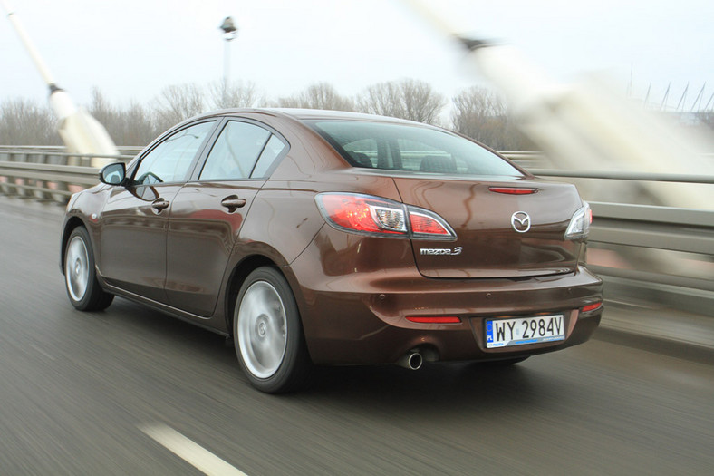 Mazda 3: kompakt w stylu limuzyny