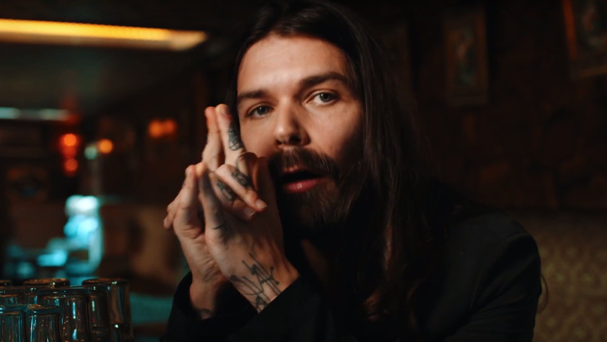 W sieci pojawił się nowy teledysk Biffy Clyro. Wideo zrealizowano do singla "Howl". Jak zapowiadał zespół jeszcze przed premierą kipu - w takim wcieleniu jeszcze ich nie widzieliśmy.