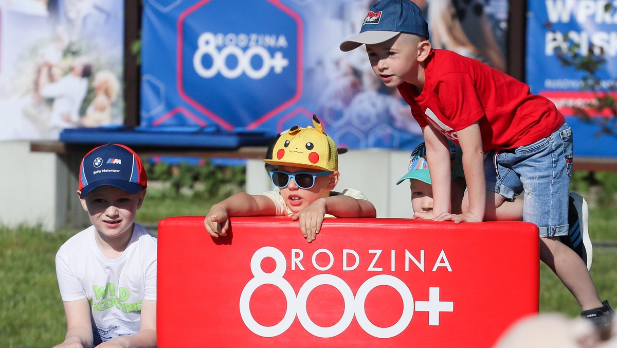 800 plus już od stycznia? Mogą być opóźnienia