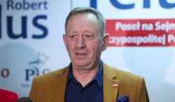 Polacy jedzą mąkę z robakami? "Krytykujmy się, ale nie szkodźmy Polsce"