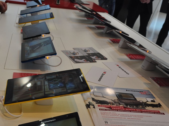 8 calowe tablety z Androidem firmy Lenovo