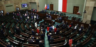 Fundusz Odbudowy przegłosowany! W Sejmie było gorąco [RELACJA]