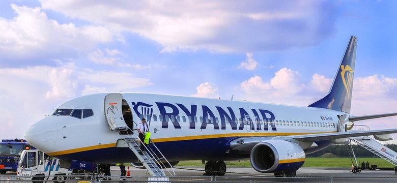 Samolot Ryanair z Krakowa awaryjnie lądował w Londynie pod eskortą RAF