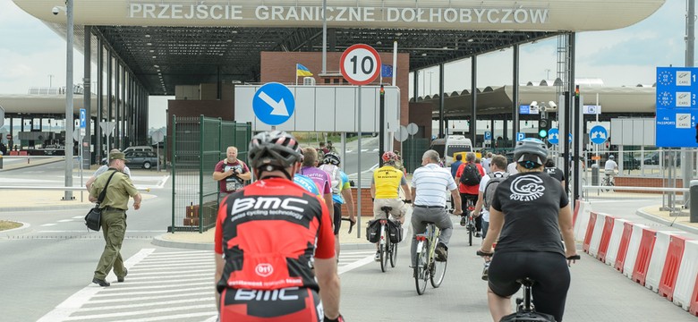 Польща закриває пішохідний перехід на кордоні з Україною в Угринові