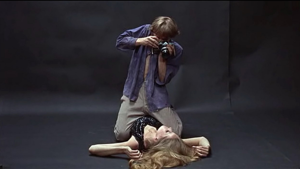 Powiększenie, Wielka Brytania/Włochy, 1966. Reżyseria: Michelangelo Antonioni. W rolach głównych: David Hemmings, Vanessa Redgrave, Sarah Miles, Jane Birkin.