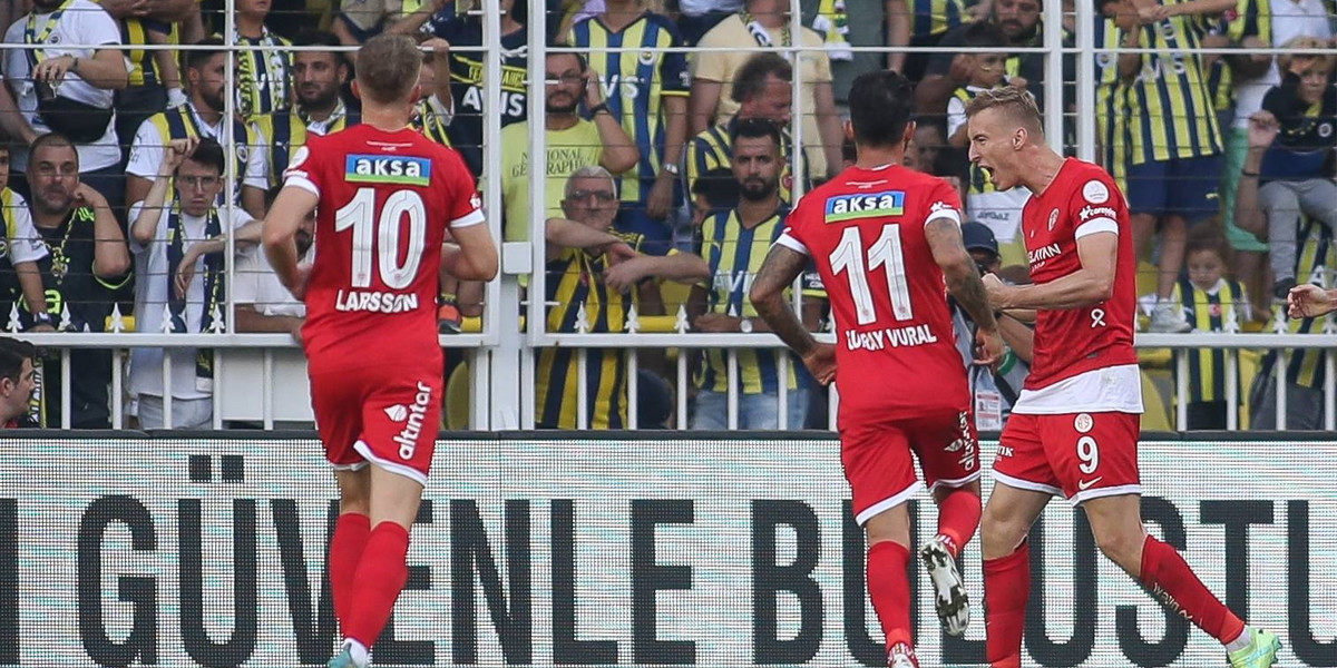 Adam Buksa strzelił dwa gole w meczu z Fenerbahce.