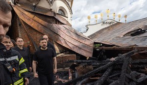 Volodimir Zelenski sa premijerkom Julijom Sviridenko u Kijevsko-pečerskoj lavri