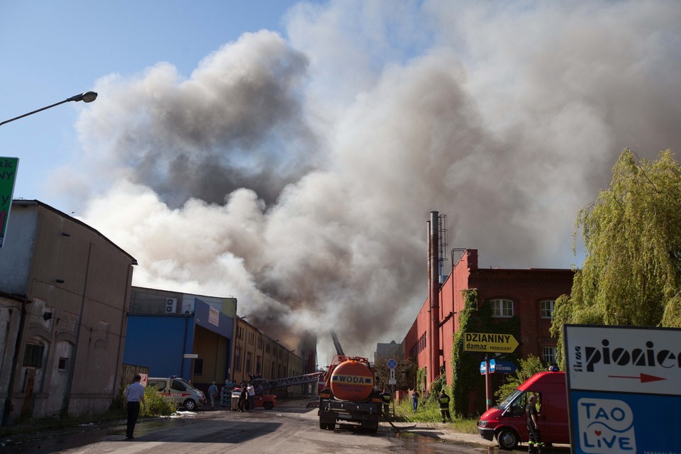 ŁÓDŹ POŻAR HALI PRODUKCYJNEJ