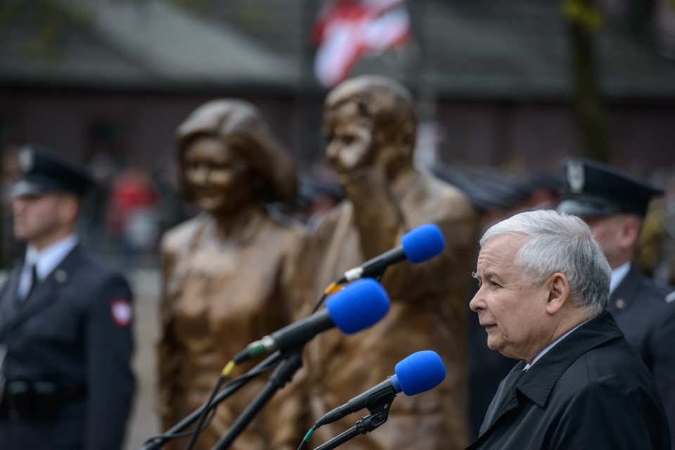 Pomnik Lecha i Marii Kaczyńskich