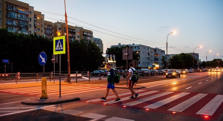2100 zebr otrzymało dodatkowe oświetlenie. To już niemal wszystkie, które tego wymagały.