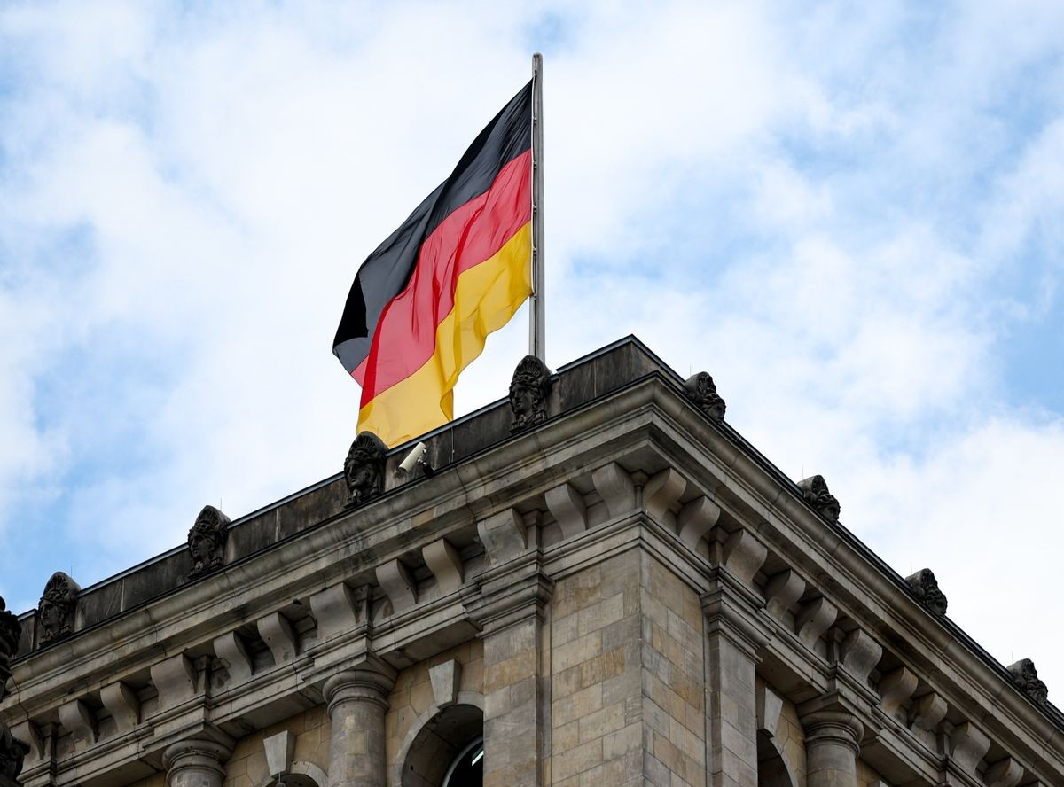 Przed Bundestagiem stanął głaz dla Polski. "To wyraz zniecierpliwienia"