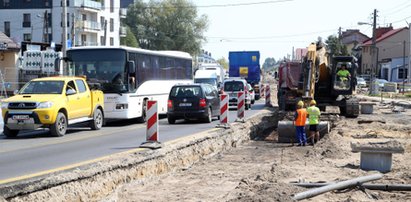 Skandal! Łodygowa opóźniona