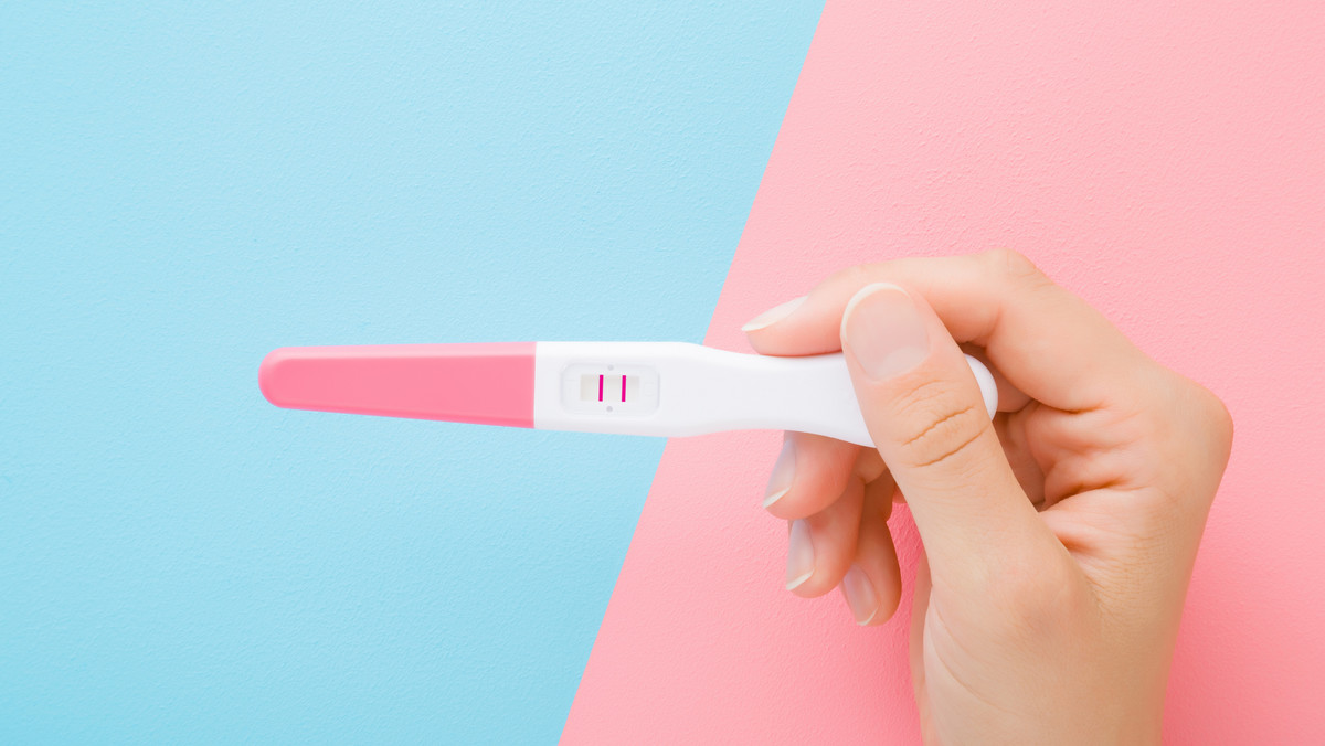 Kiedy robić test ciążowy: rano czy wieczorem? Po ilu dniach go wykonać?