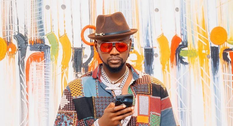 Singer Kizz Daniel unveils video to his hit song 'Oshe' ft The Cavemen 