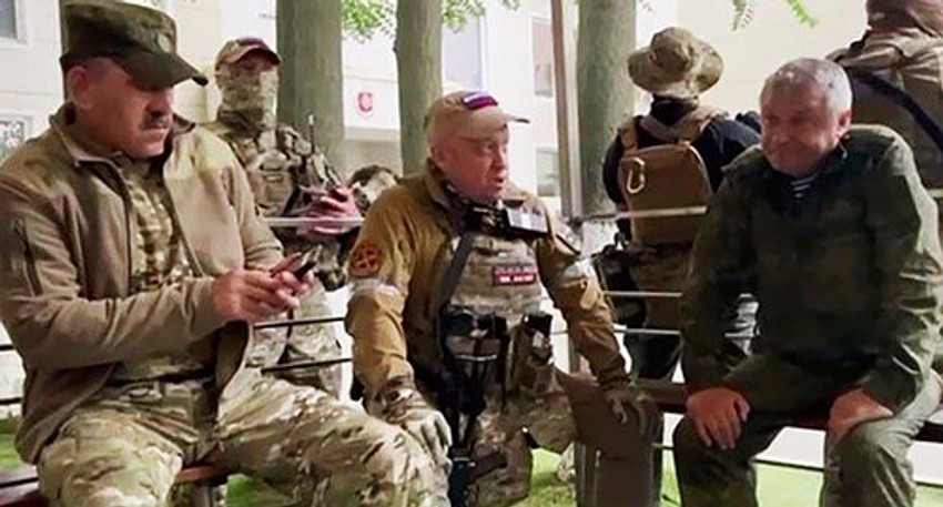 General Vladimir Aleksejev (desno) i Jevgenij Prigožin (u sredini)