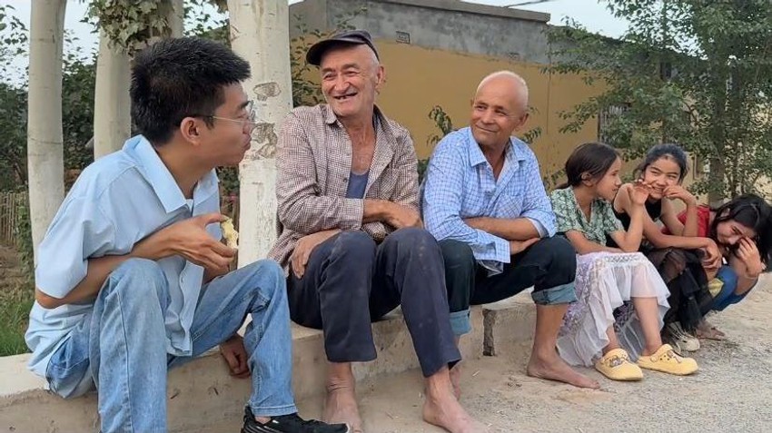 Dr Li voli da radi u seoskoj ambulanti i pacijentima je na raspolaganju 24 sata dnevno | Foto: Dr Li Chuangye