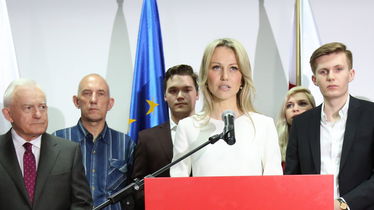 Sztab wyborczy SLD uznał, że powodem niskiego wyniku kandydatki Sojuszu Magdaleny Ogórek w wyborach prezydenckich było oddalenie się przez nią w kampanii od programu lewicy. Sojusz nie rozstaje się jednak z Ogórek.