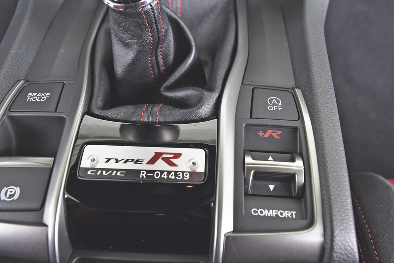 Honda Civic Type R kontra Seat Leon Cupra - 620 KM na torze