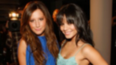 Vanessa Hudgens‬ i ‪Ashley Tisdale spotkały się po latach. Gwiazdy "High School Musical" nagrały piosenkę o... byłym chłopaku