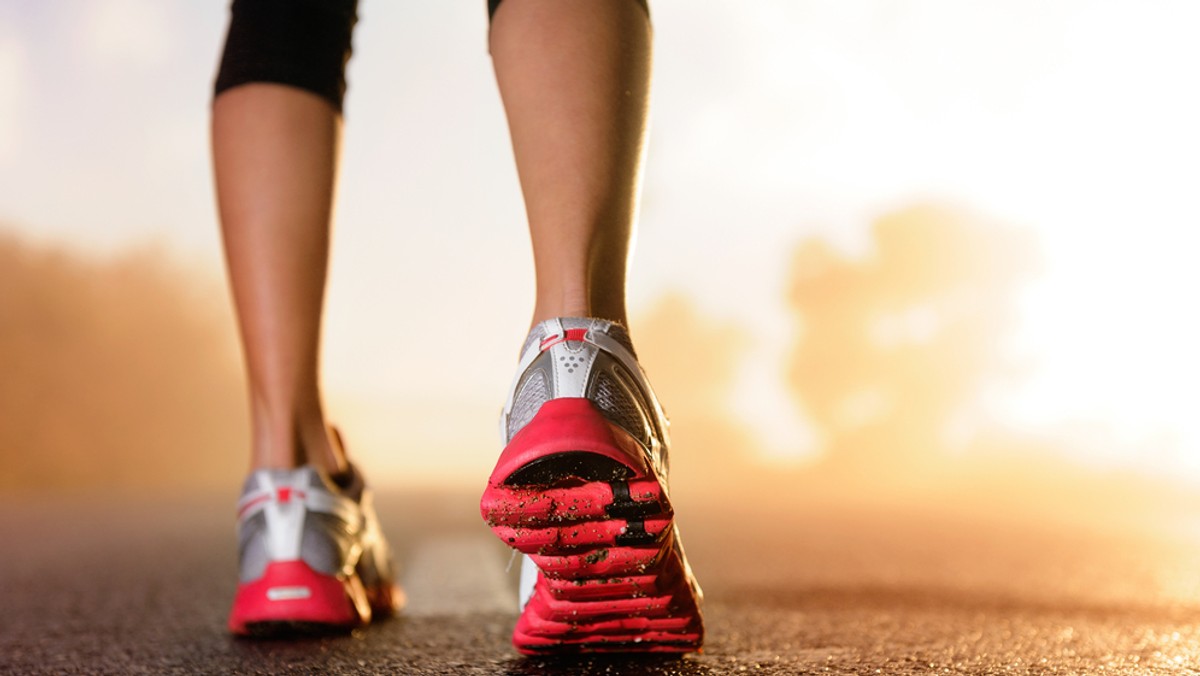 Ruszyły zapisy do szóstej edycji łódzkiego maratonu. Wszyscy biegacze - zawodowcy i amatorzy - którzy chcą wziąć udział w tej wyjątkowej imprezie, mogą już zgłaszać swoje uczestnictwo. Maraton startuje 17 kwietnia przyszłego roku, zawodnicy będą biec ulicami Łodzi.