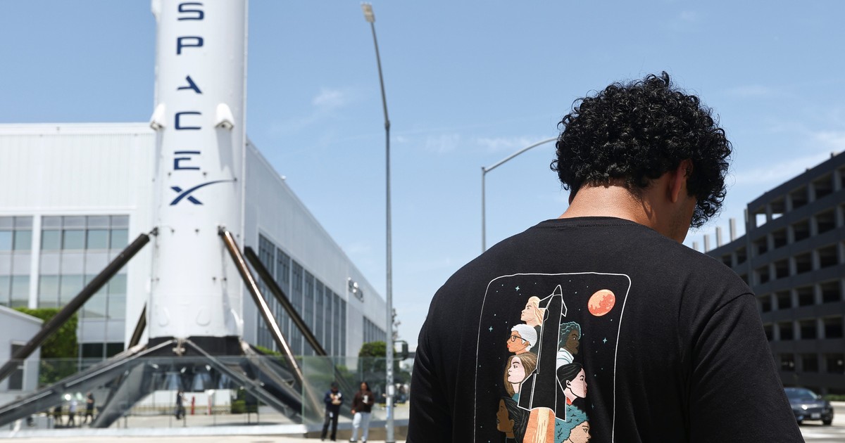 Elon Musk shared a fresh look at the AI data centers SpaceX wants to ...