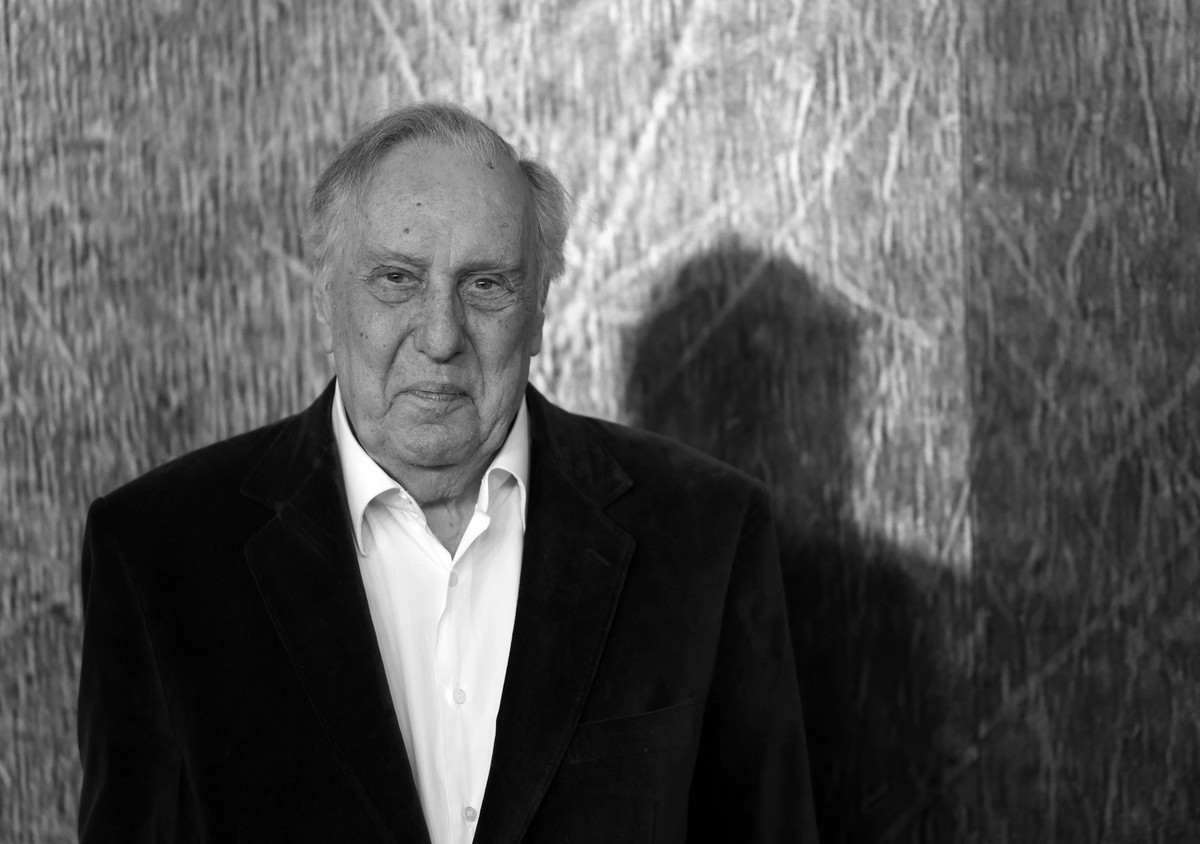 Frederick Forsyth