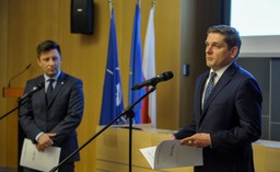 Dworczyk: Obecnie nie ma potrzeby powołania komisji śledczej ws. śmigłowców