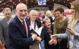Prywatne firmy, baczność! Macierewicz wzywa do raportu