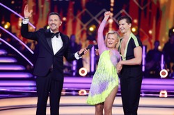 Nie tylko wiecznie młody, ale też zwinny. Kocie ruchy Krzysztofa Ibisza na parkiecie "TzG" [WIDEO]