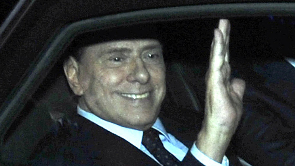 Po raz pierwszy od ustąpienia ze stanowiska 12 listopada były premier Włoch Silvio Berlusconi stawił się we wtorek w sądzie w Mediolanie na jednym ze swych trzech toczących się tam procesów.