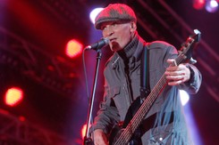 Po 40 latach schodzi ze sceny. Rusza w pożegnalną trasę