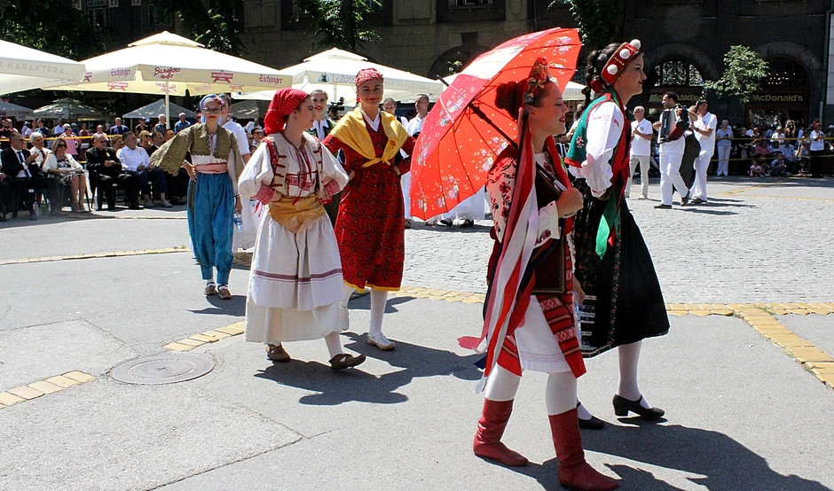 Defile folkloraša u centru Subotice
