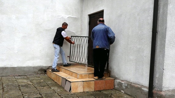 Awantura pod kościołem w Mielęcinie. Interweniowała policja