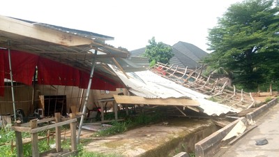 100 micro businesses operating around  ukwu-orji, Ekwulobia street and ministry of land area all around the Anambra government house have been displaced.