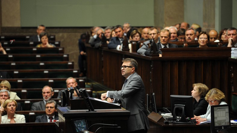 Poseł PiS o premierze: Kolaborant Moskwy. Zdrajcą jest ...